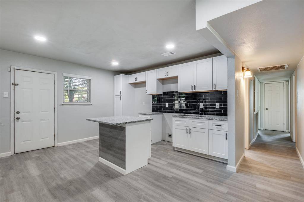 451 Southport Drive, Dallas, TX 75232