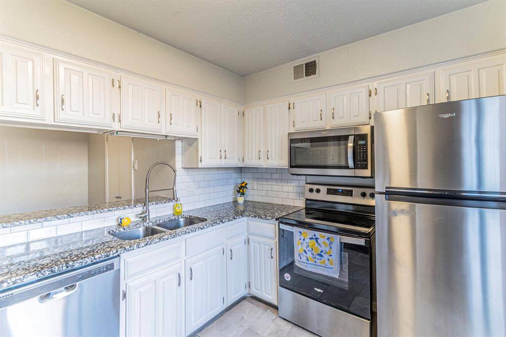 875 Dublin Drive #B, Richardson, TX 75080