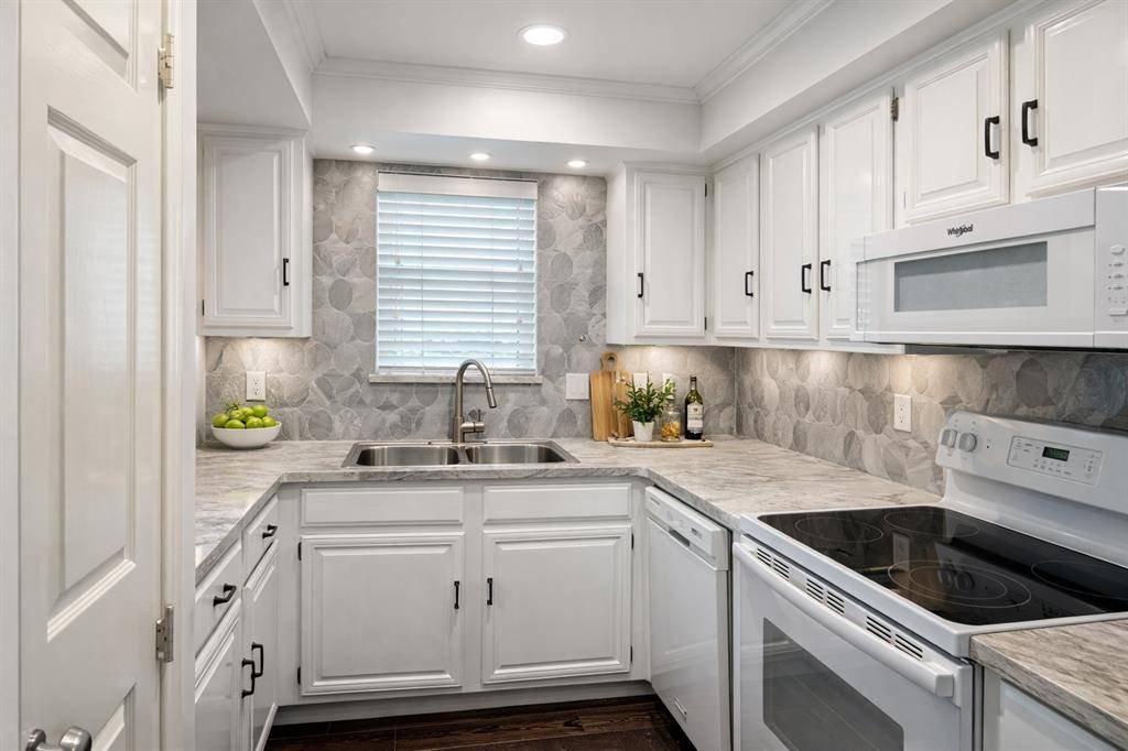 3635 Garden Brook Drive #118, Farmers Branch, TX 75234