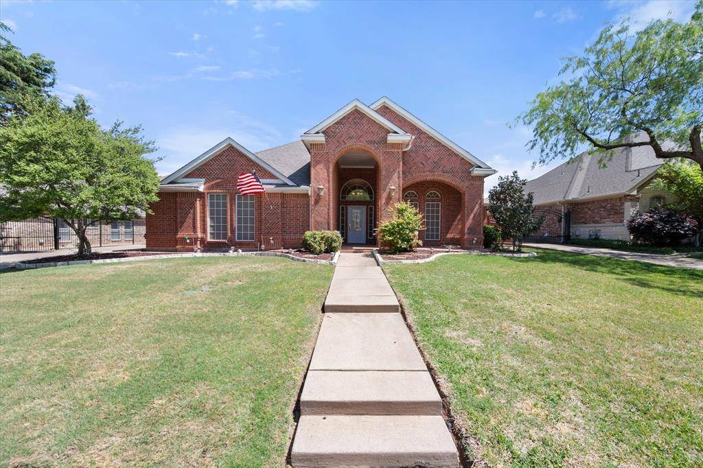 1013 Brook Arbor Drive, Mansfield, TX 76063