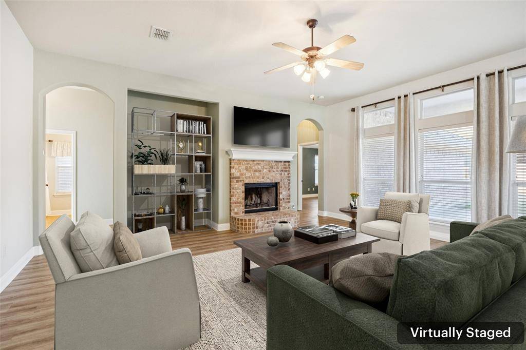 100 Lorient Drive, Mansfield, TX 76063