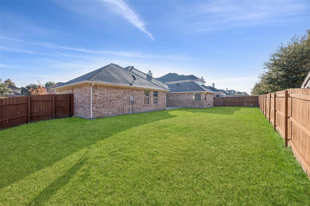 100 Lorient Drive, Mansfield, TX 76063