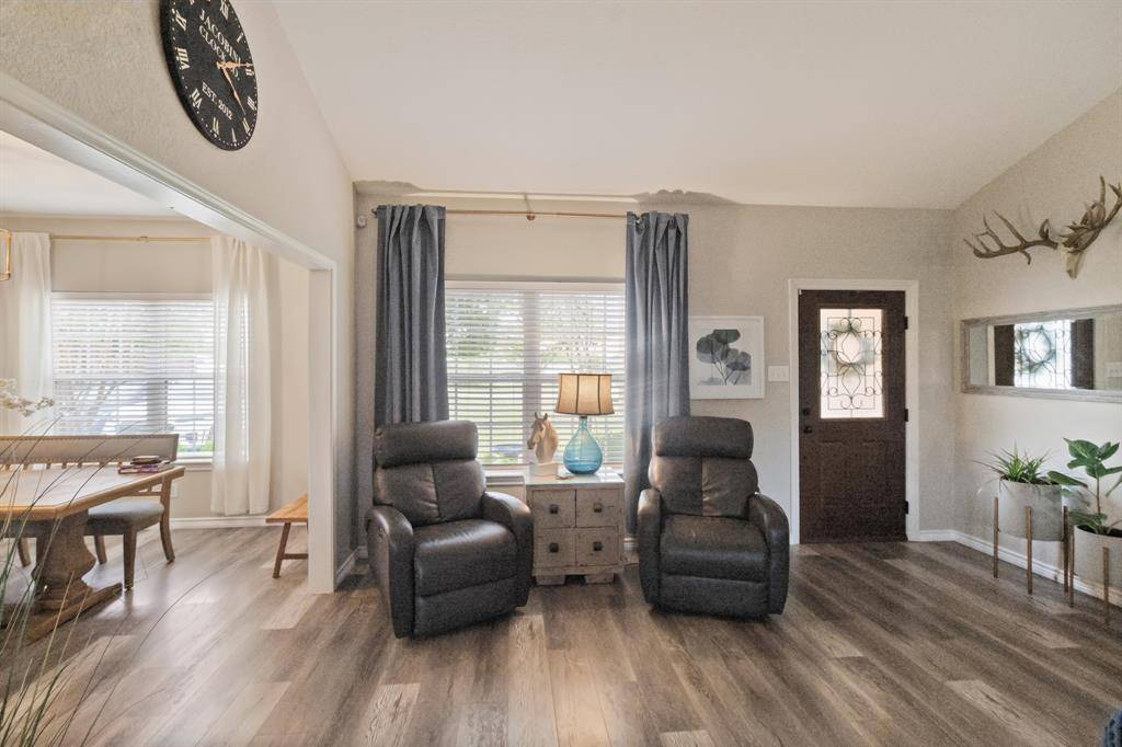 5624 Thoms Court, Fort Worth, TX 76126