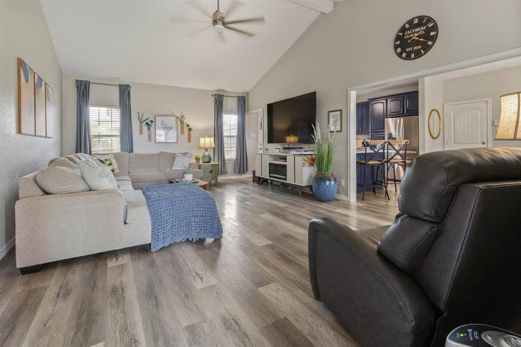 5624 Thoms Court, Fort Worth, TX 76126