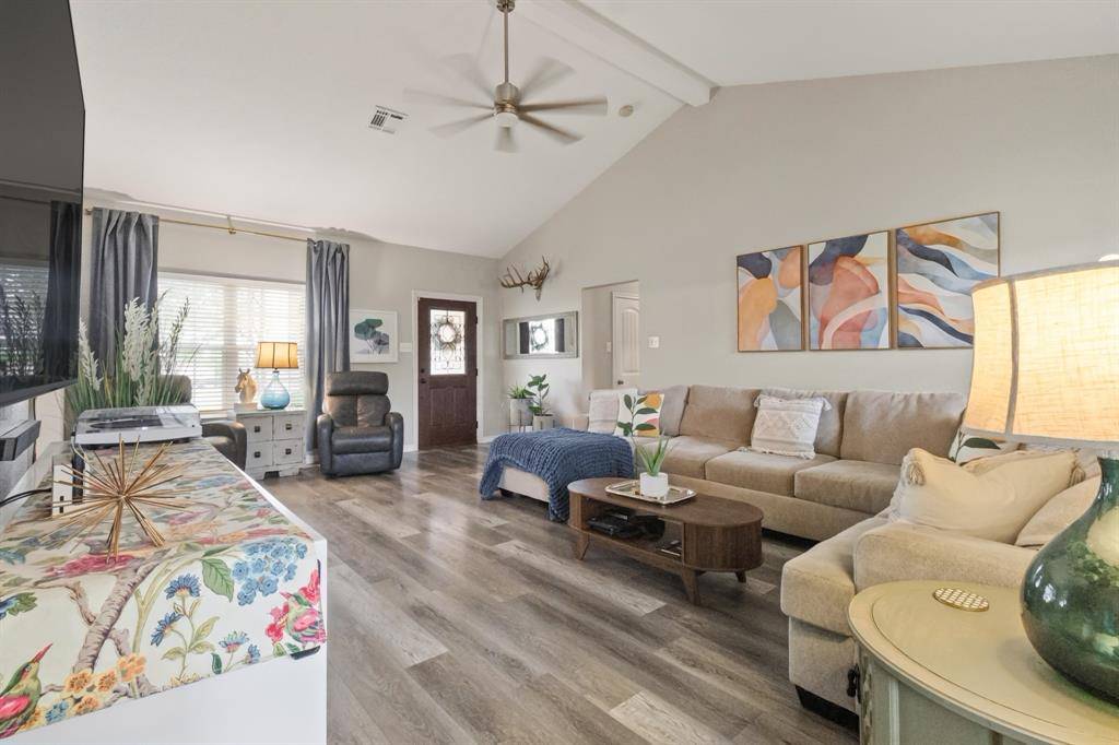 5624 Thoms Court, Fort Worth, TX 76126