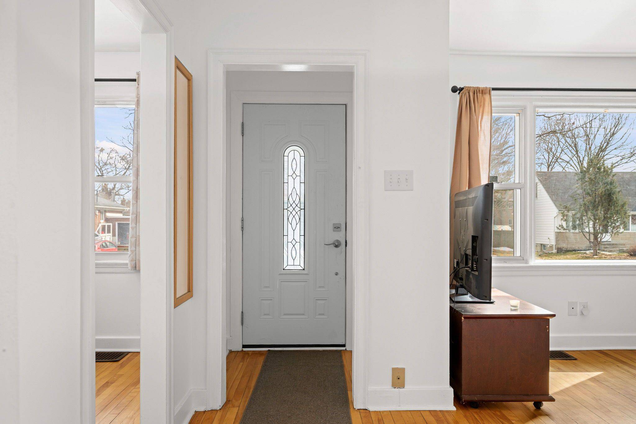 1123 Secord AVE, Billings Bridge - Riverside Park And Area, ON K1H 8C9