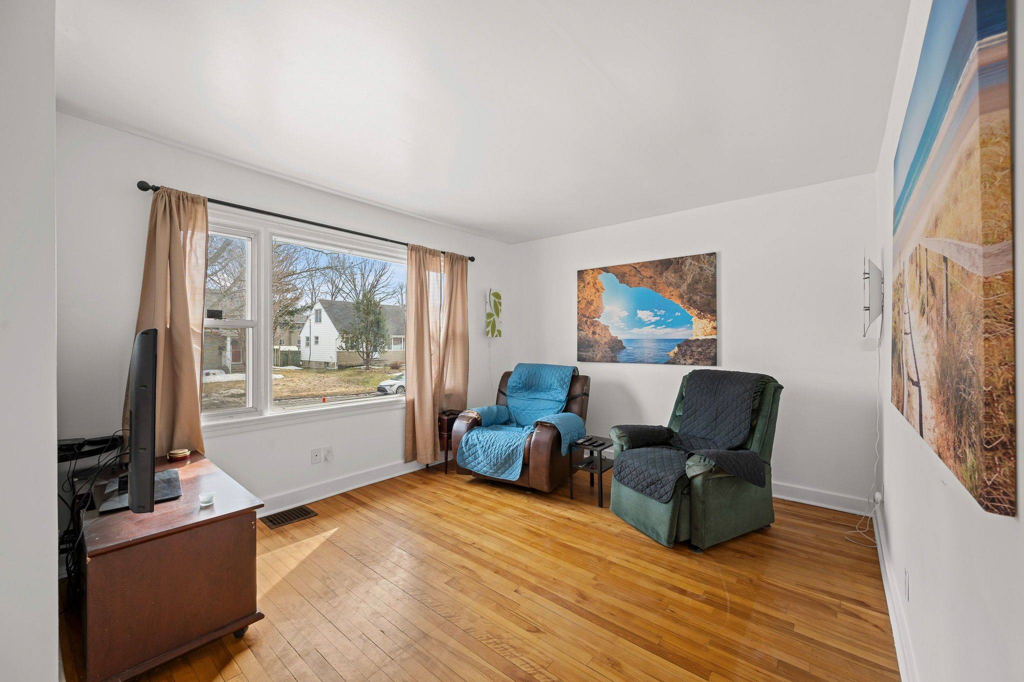 1123 Secord AVE, Billings Bridge - Riverside Park And Area, ON K1H 8C9