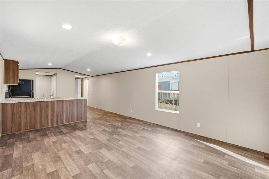 618 E 6th Street #A, Blum, TX 76627