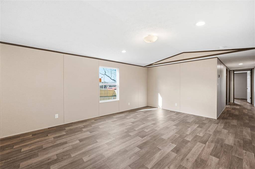 618 E 6th Street #A, Blum, TX 76627