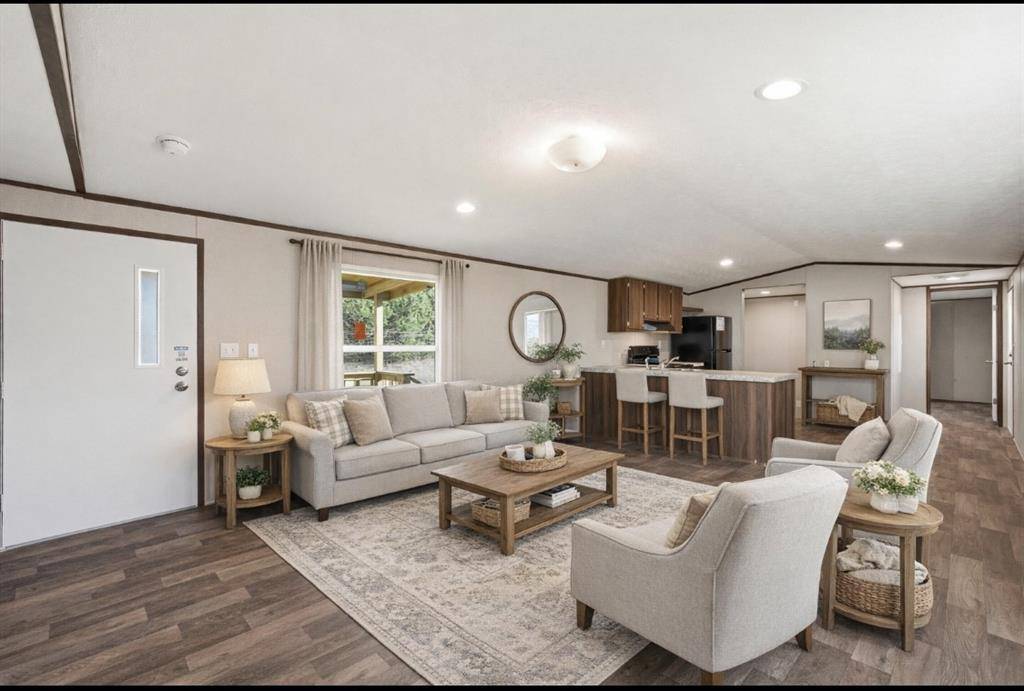 618 E 6th Street #B, Blum, TX 76627