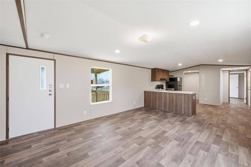 618 E 6th Street #B, Blum, TX 76627