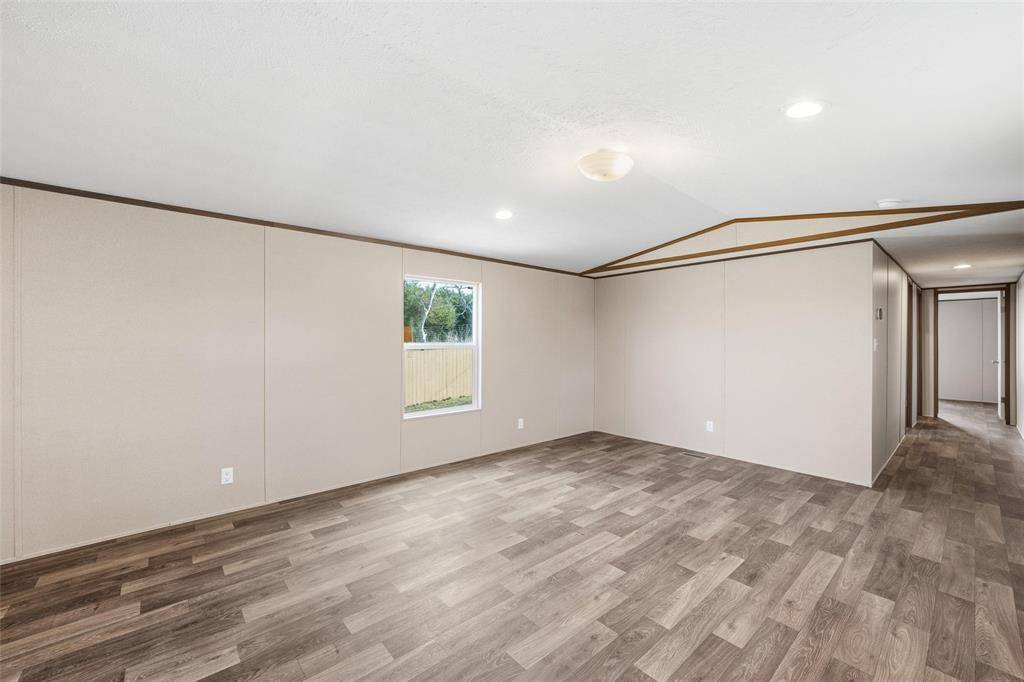 618 E 6th Street #B, Blum, TX 76627