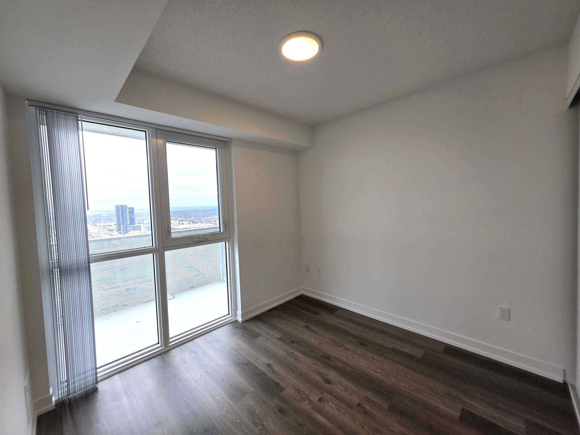 195 Commerce ST #3310, Vaughan, ON L4K 0P9