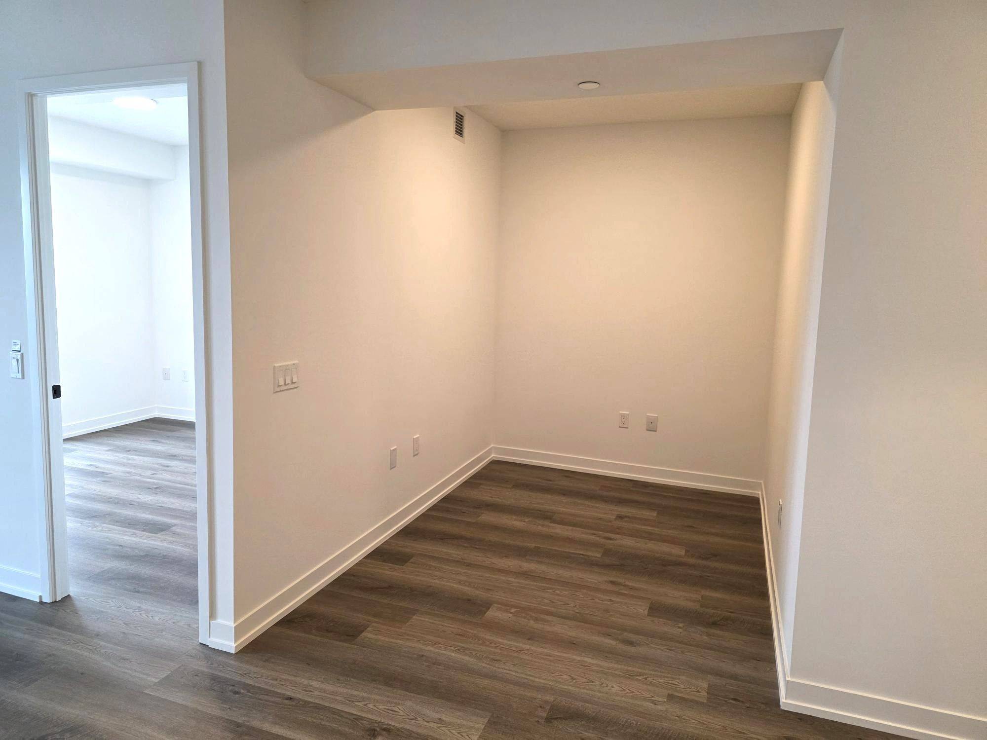 195 Commerce ST #3310, Vaughan, ON L4K 0P9