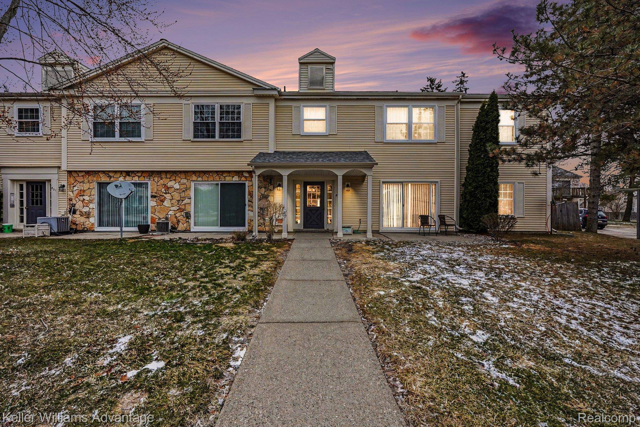 833 Bloomfield Village BLVD #H, Auburn Hills, MI 48326