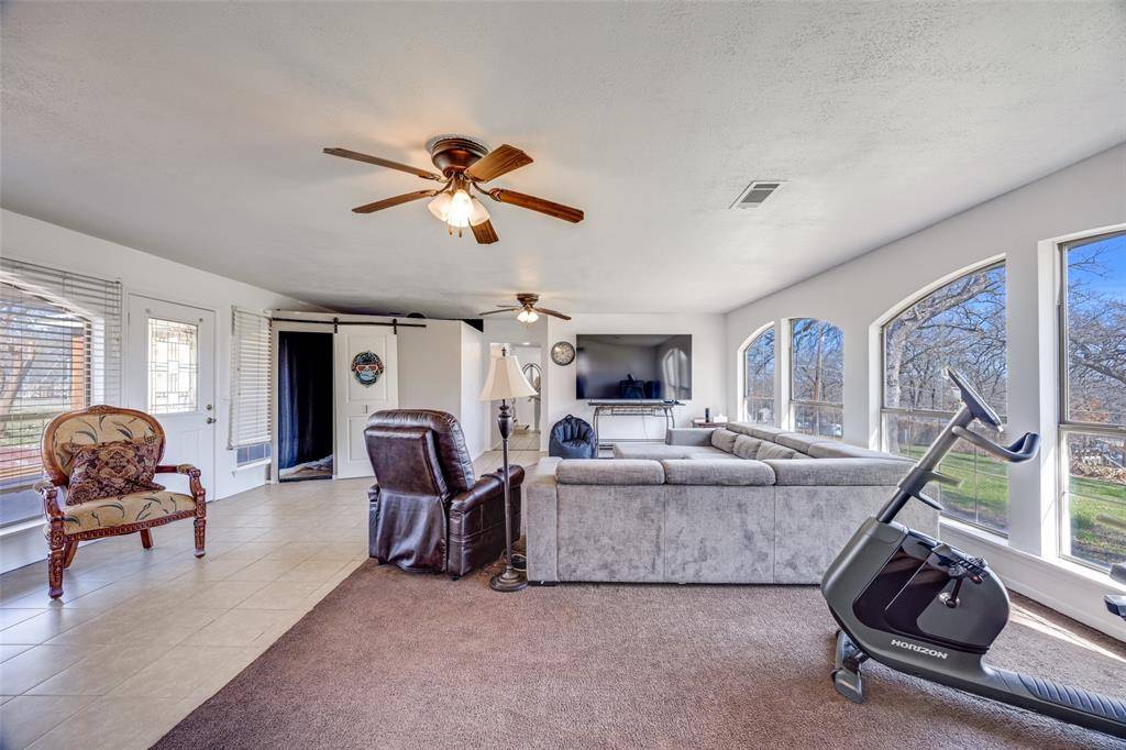 172 Mohawk Drive, Gordonville, TX 76245