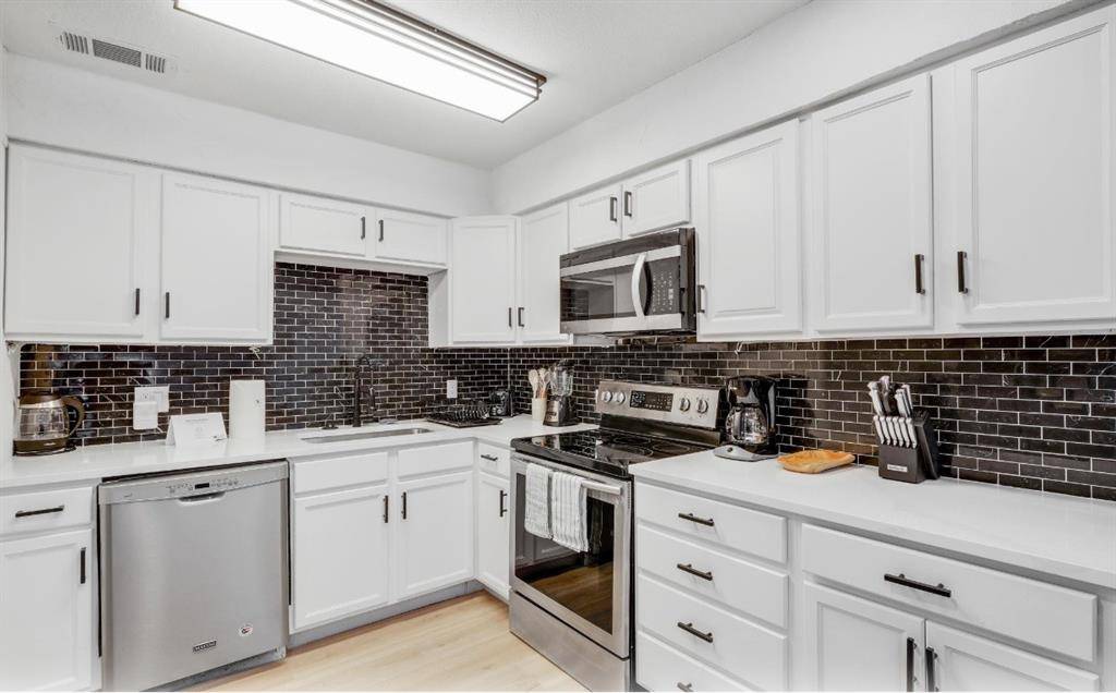 5041 Thunder Road, Dallas, TX 75244