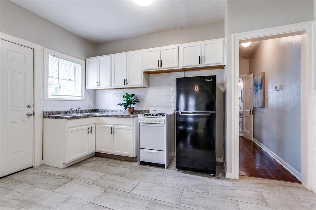 735 W Page Avenue, Dallas, TX 75208