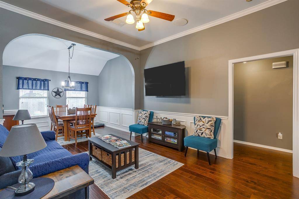 2410 Green Willow Court, Arlington, TX 76001