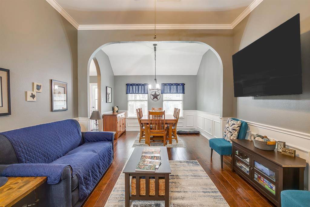 2410 Green Willow Court, Arlington, TX 76001