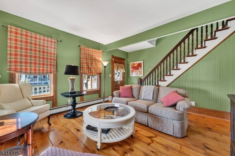 1 Seal St, High Bridge Boro, NJ 08829