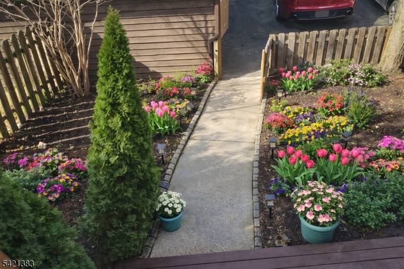 54 Holly Ct #54, Edison Twp., NJ 08820