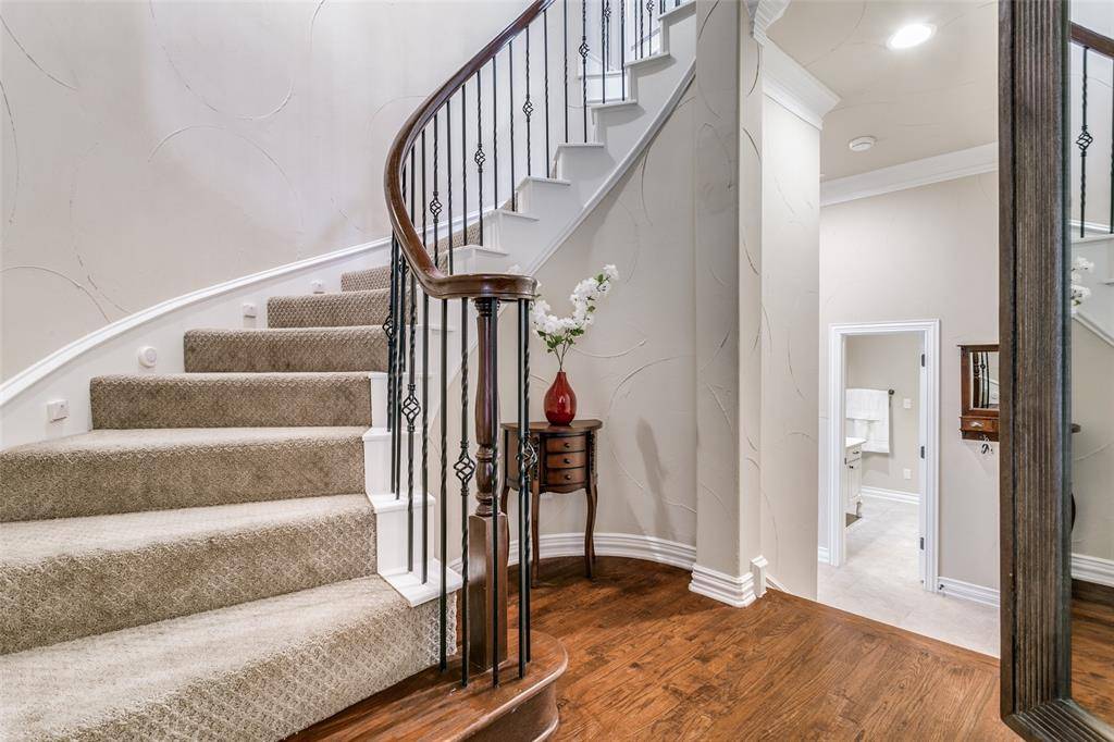 800 Rockingham Drive, Irving, TX 75063