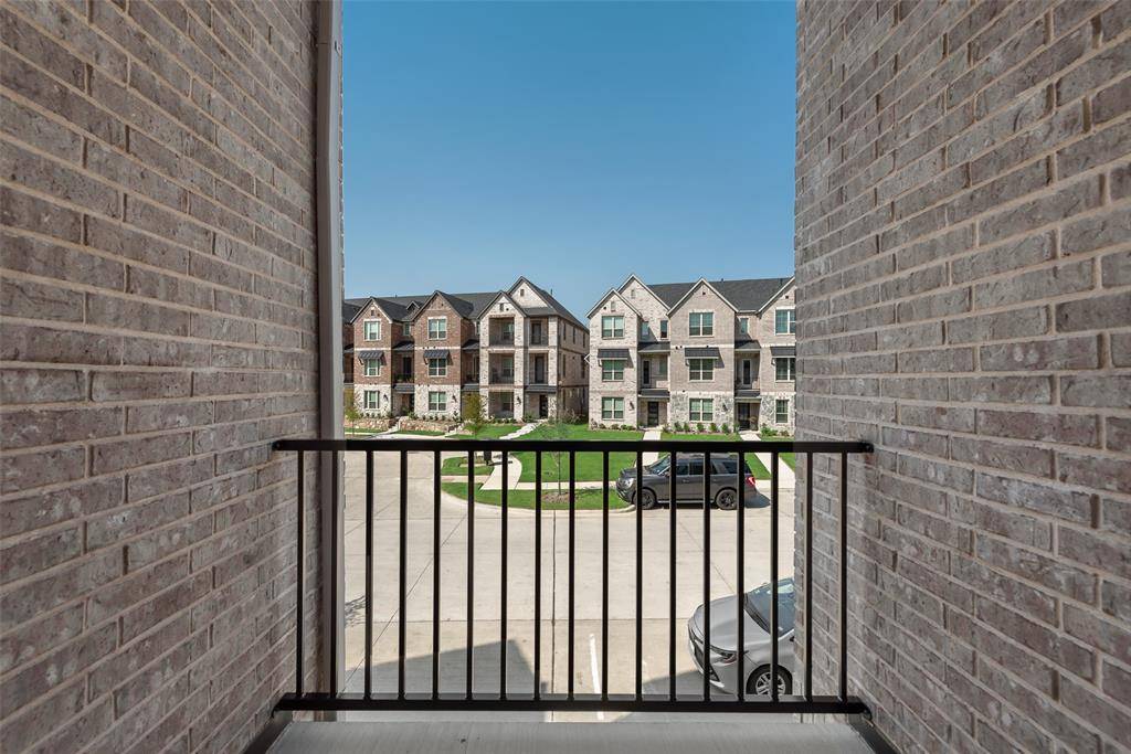 8313 Huron Peak Drive, Frisco, TX 75034