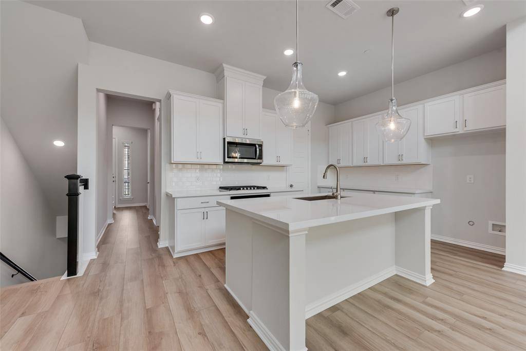 8313 Huron Peak Drive, Frisco, TX 75034