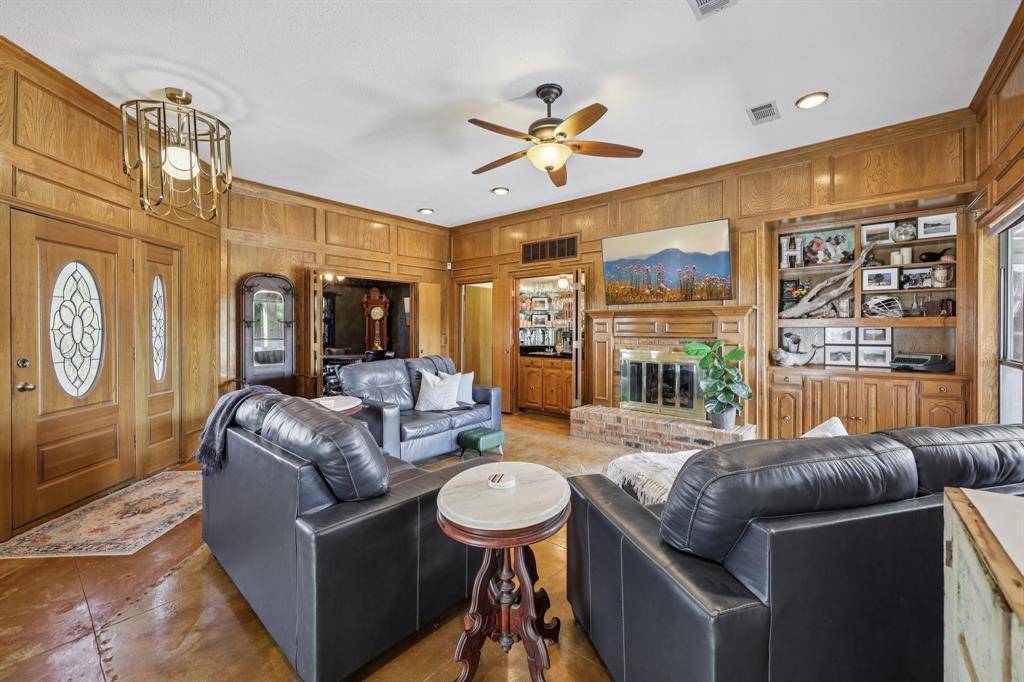 10202 Chisholm Trail, Dallas, TX 75243