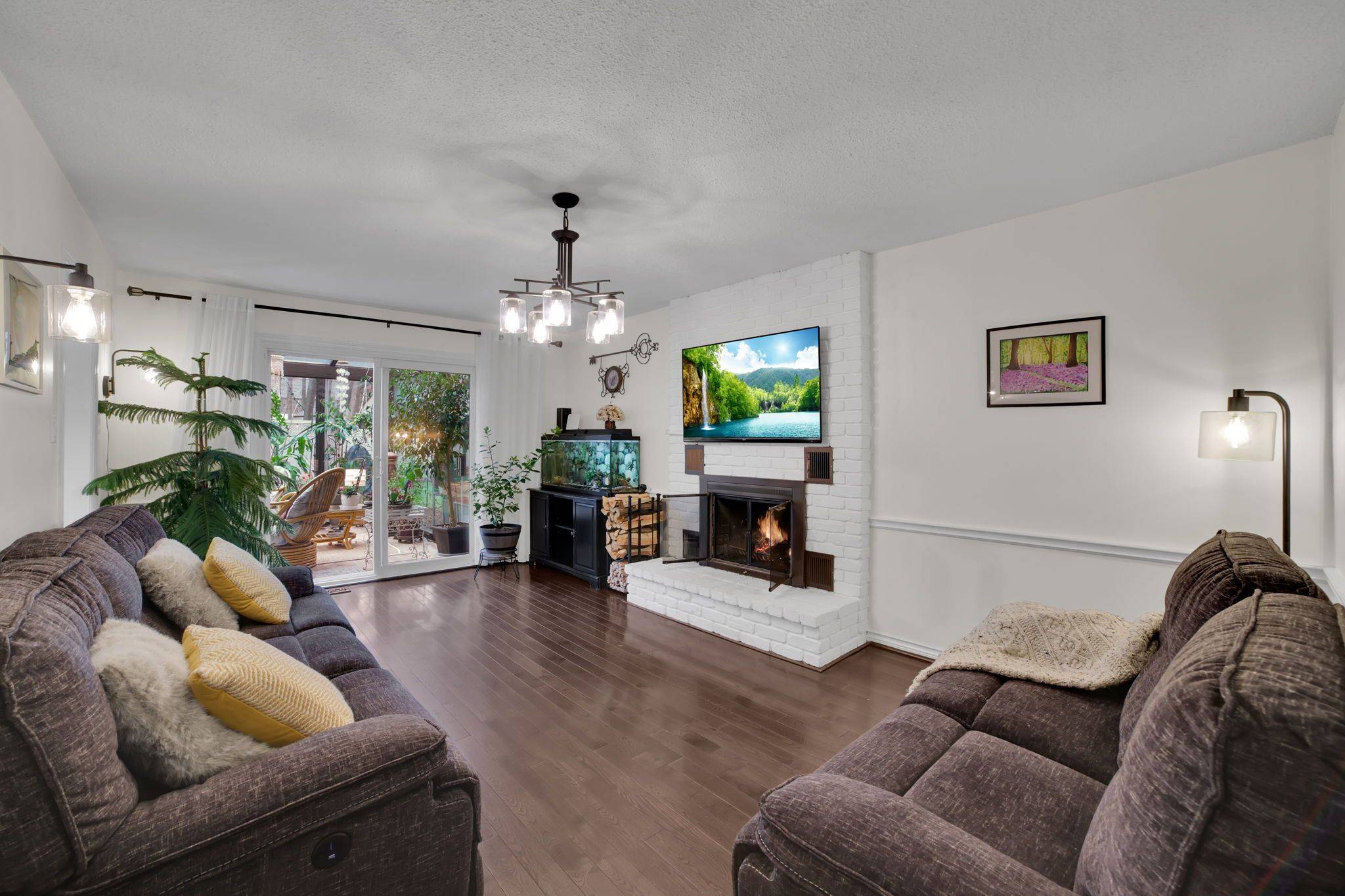 2298 Cavendish DR, Burlington, ON L7P 3L7