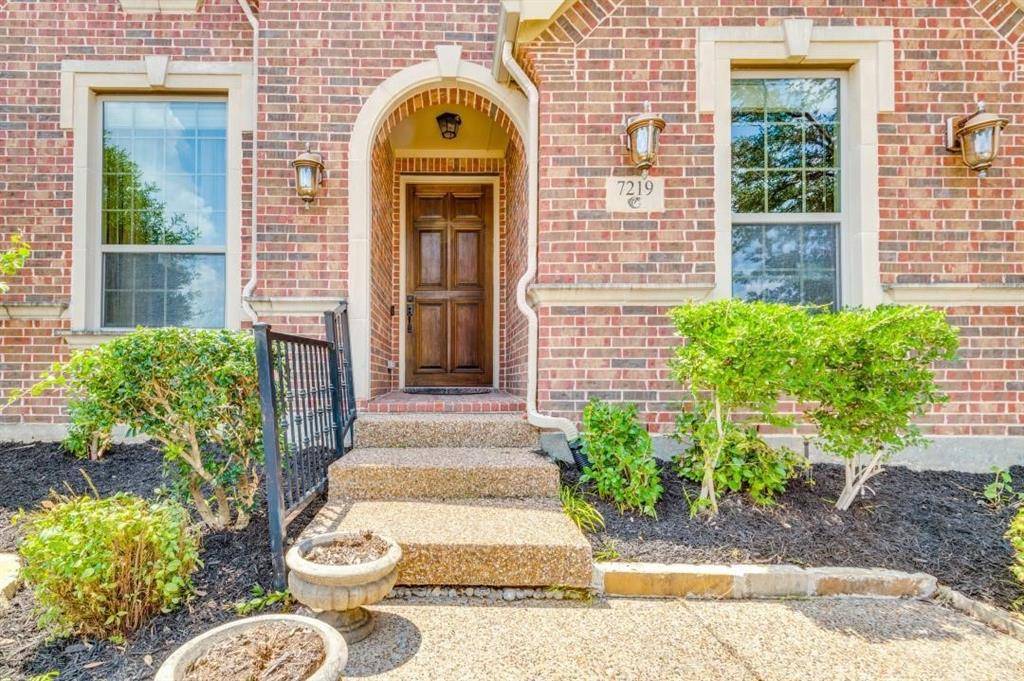 7219 Comal Drive, Irving, TX 75039