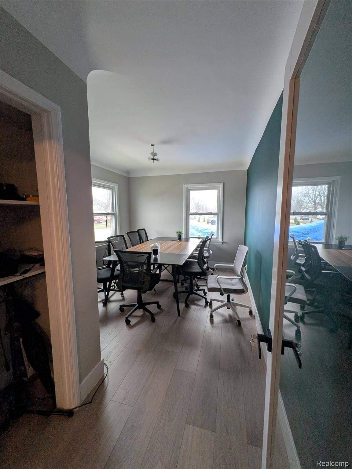 26101 W Warren ST, Dearborn Heights, MI 48127