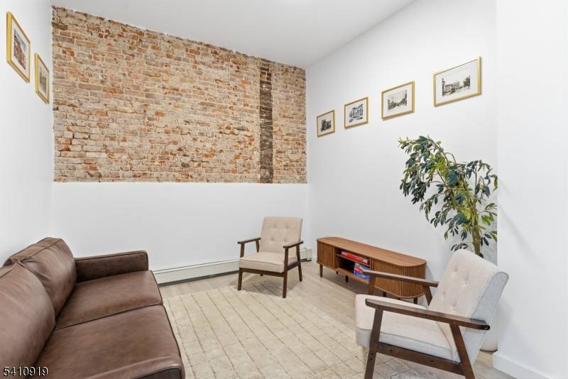 295 Dr Mlk Blvd, Newark City, NJ 07102