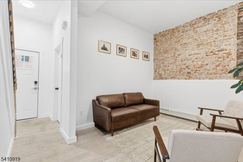 295 Dr Mlk Blvd, Newark City, NJ 07102