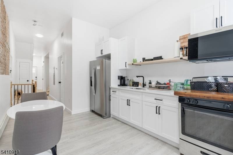 295 Dr Mlk Blvd, Newark City, NJ 07102