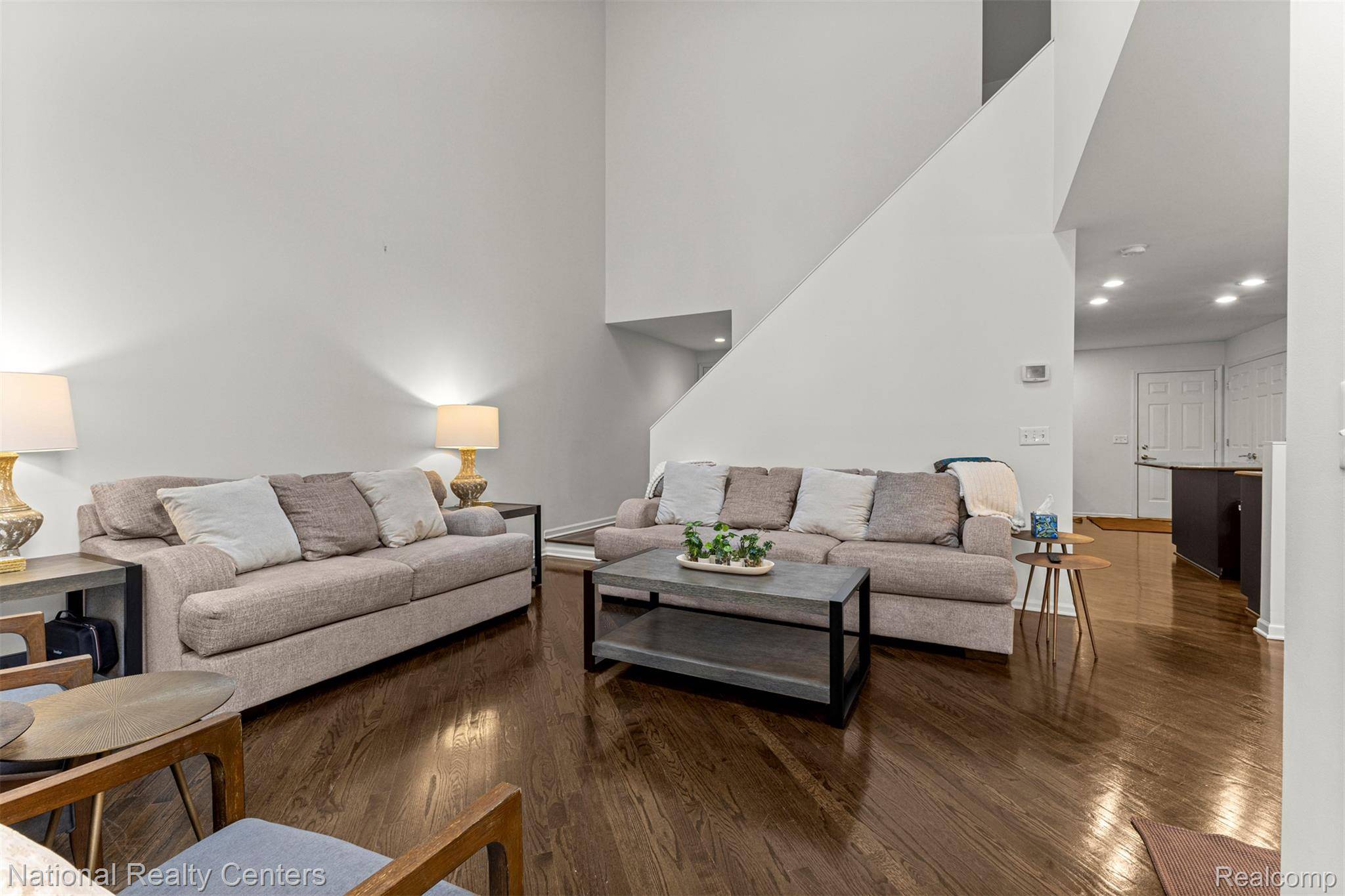 5303 Royal Vale LN, Dearborn, MI 48126