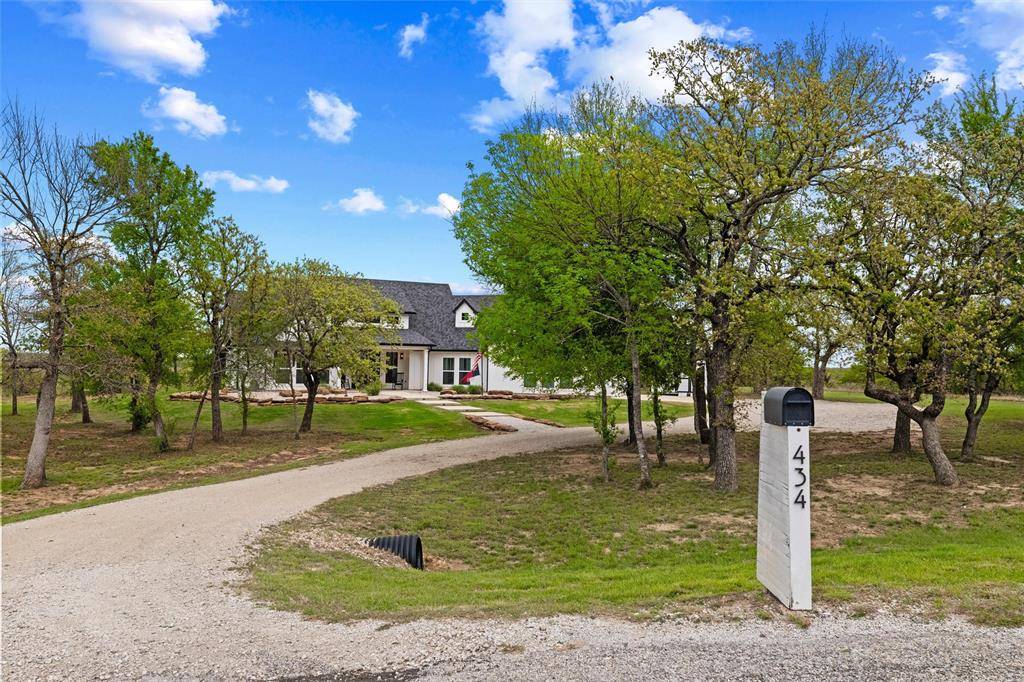 434 Sandstone Court, Sunset, TX 76270