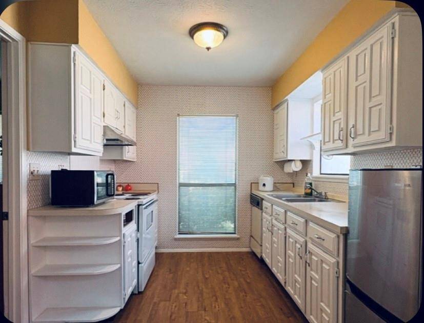 2950 San Diego Drive, Dallas, TX 75228