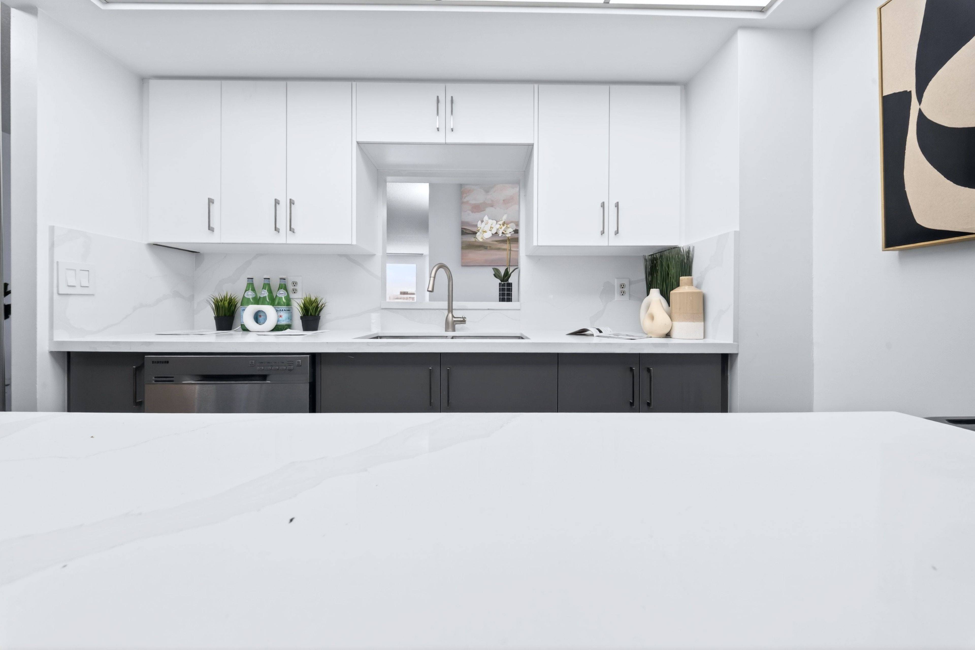 5 CONCORDE PL #2002, Toronto C13, ON M3C 3M8