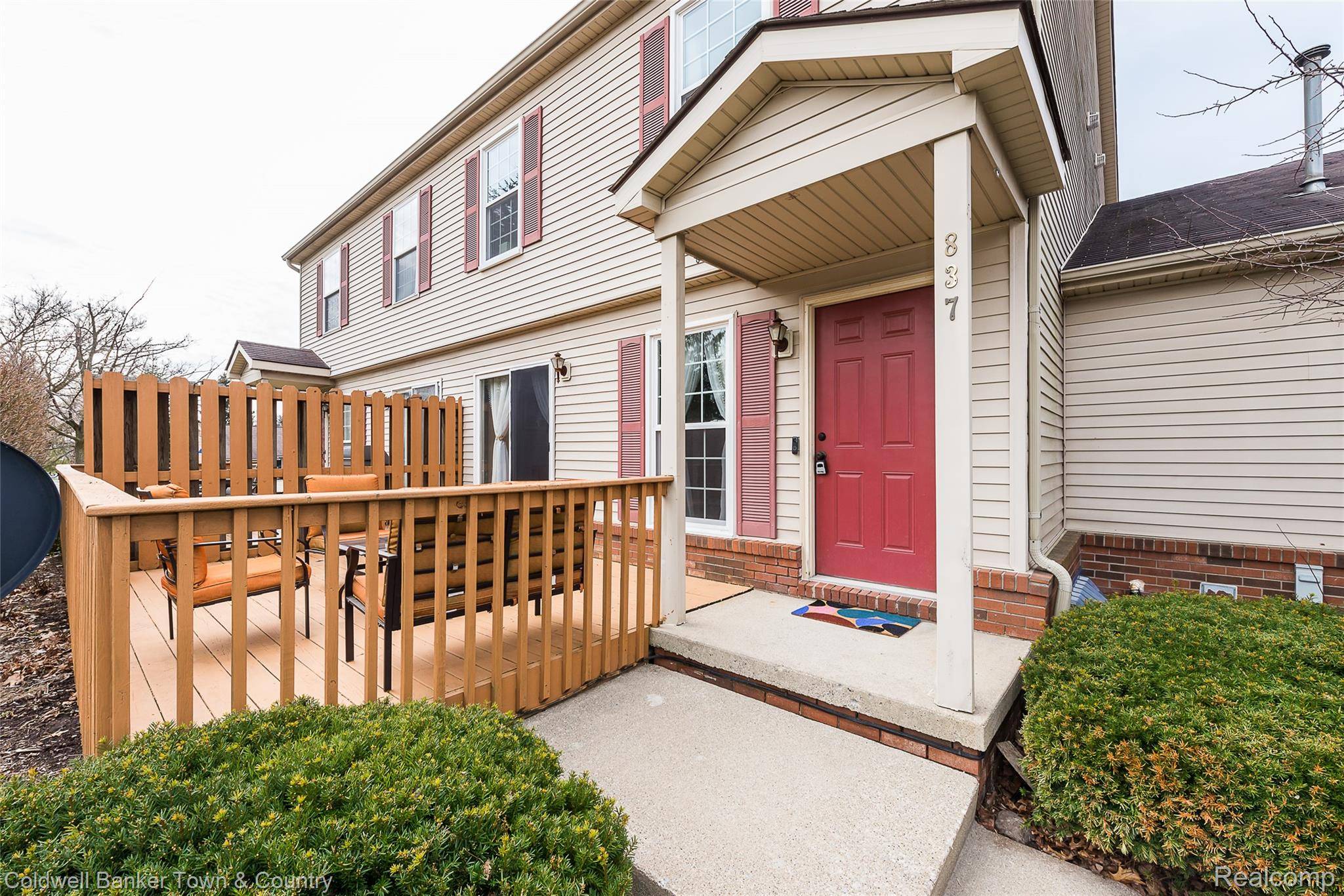 837 Oakwood DR, Howell, MI 48843