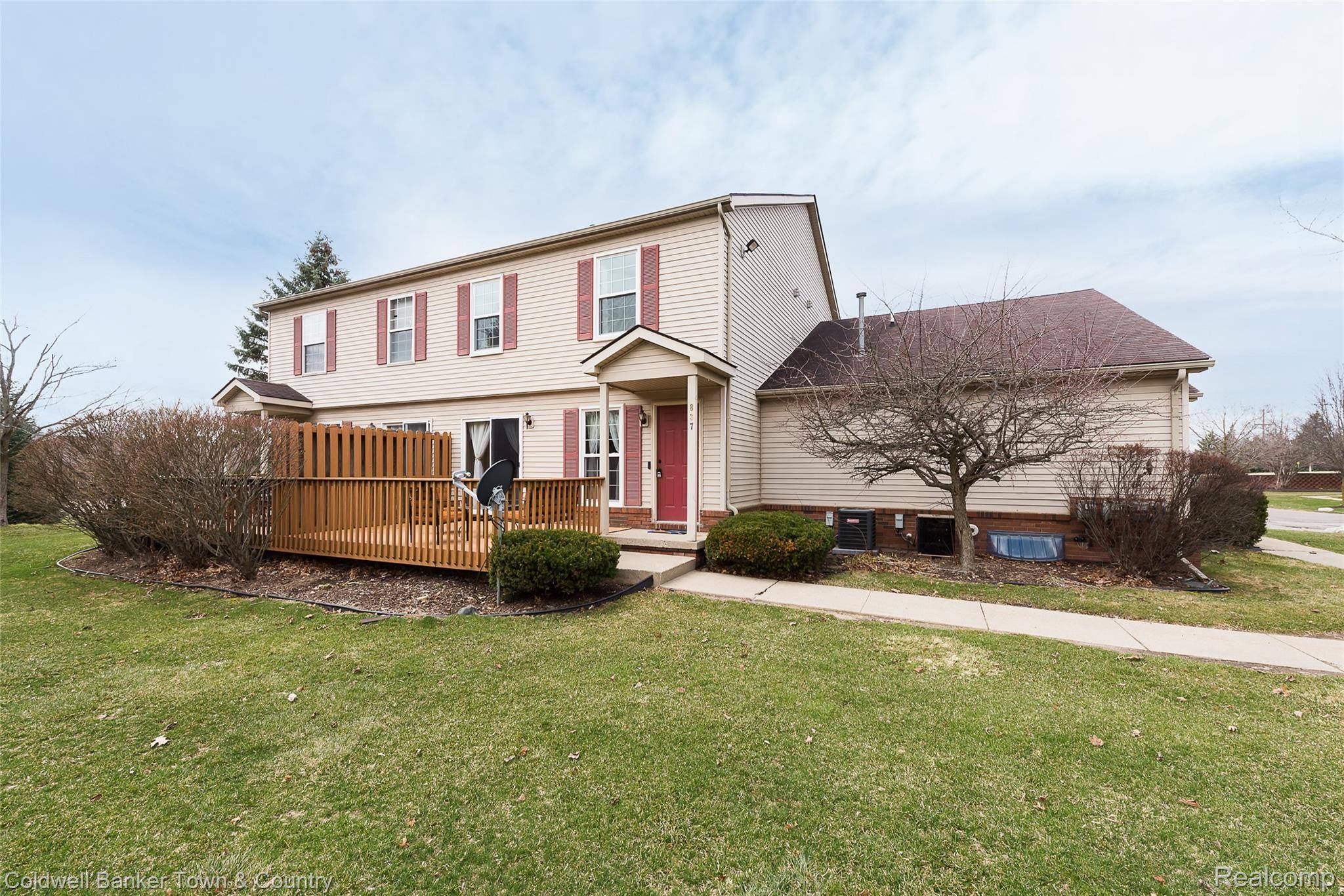 837 Oakwood DR, Howell, MI 48843
