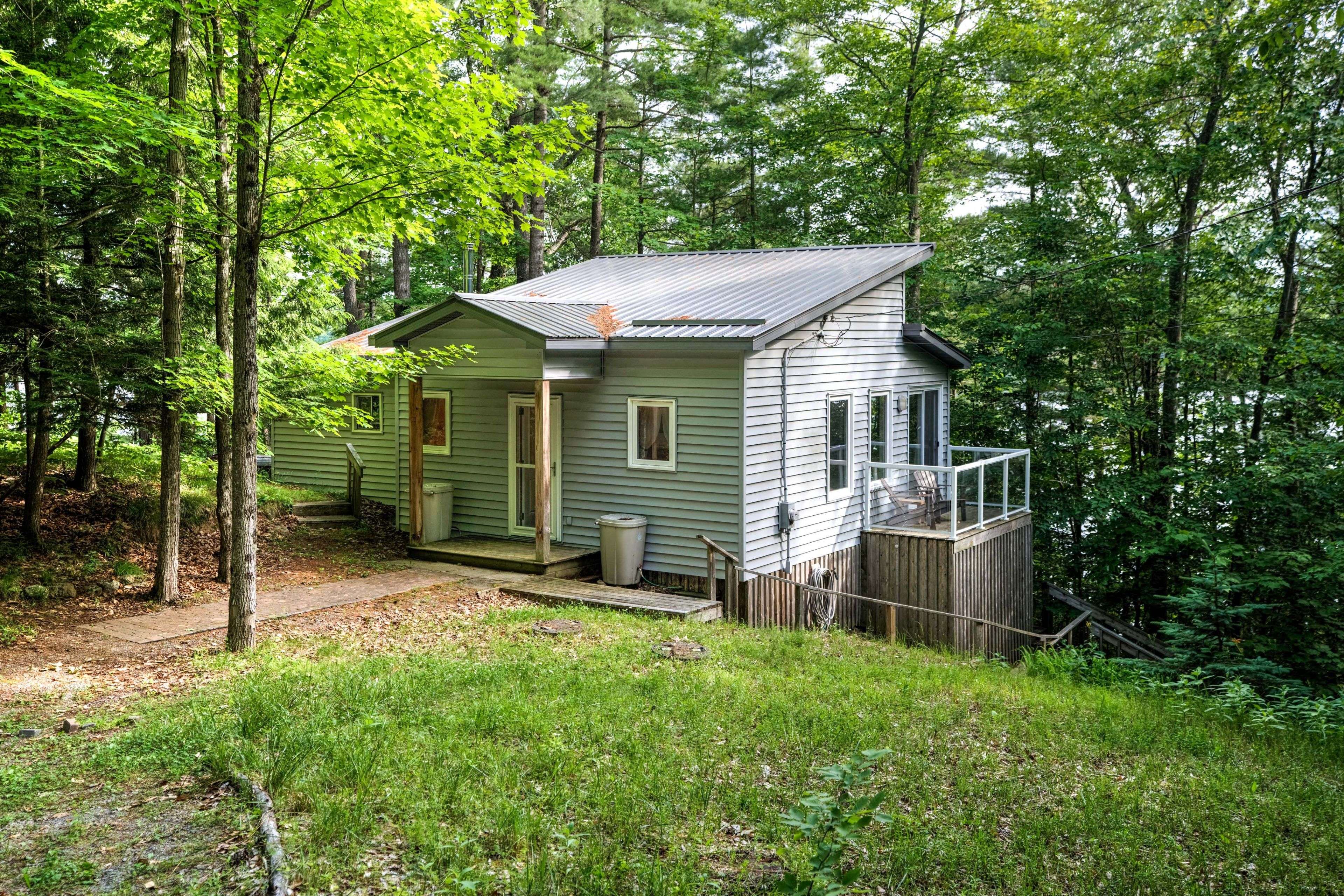 7 Scarlett LN, Rideau Lakes, ON K0G 1X0