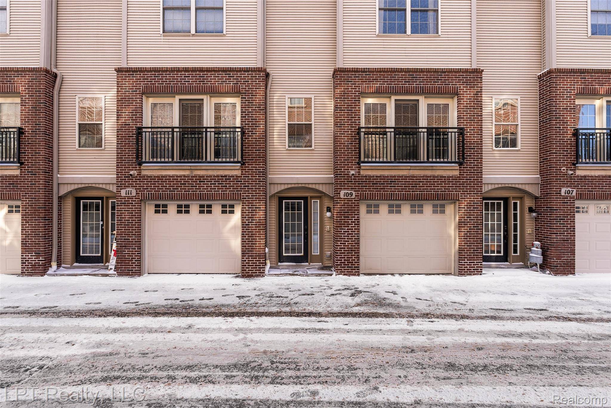 109 S 2nd ST, Brighton, MI 48116