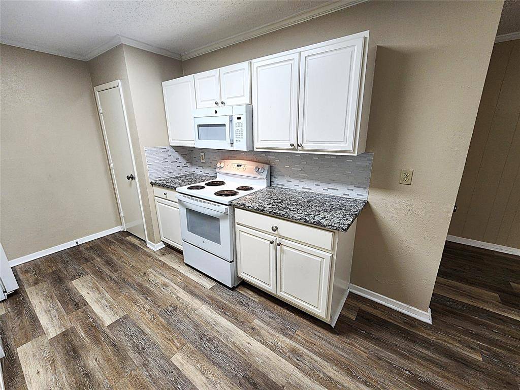 127 Cooper Street, Cedar Hill, TX 75104