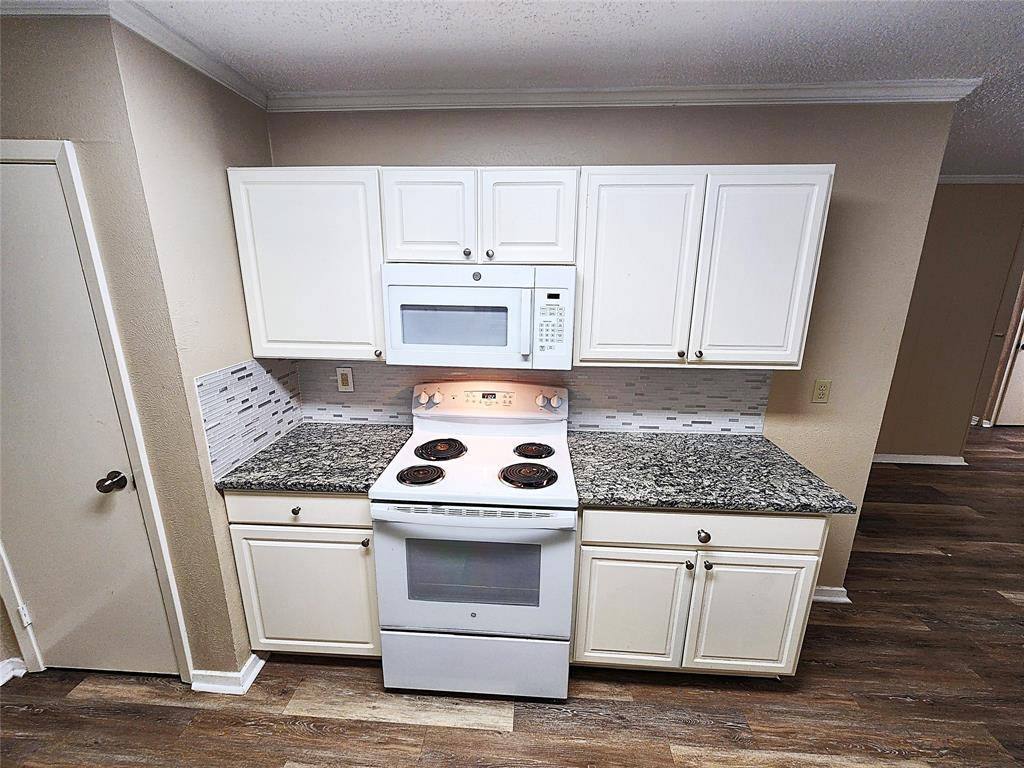 127 Cooper Street, Cedar Hill, TX 75104