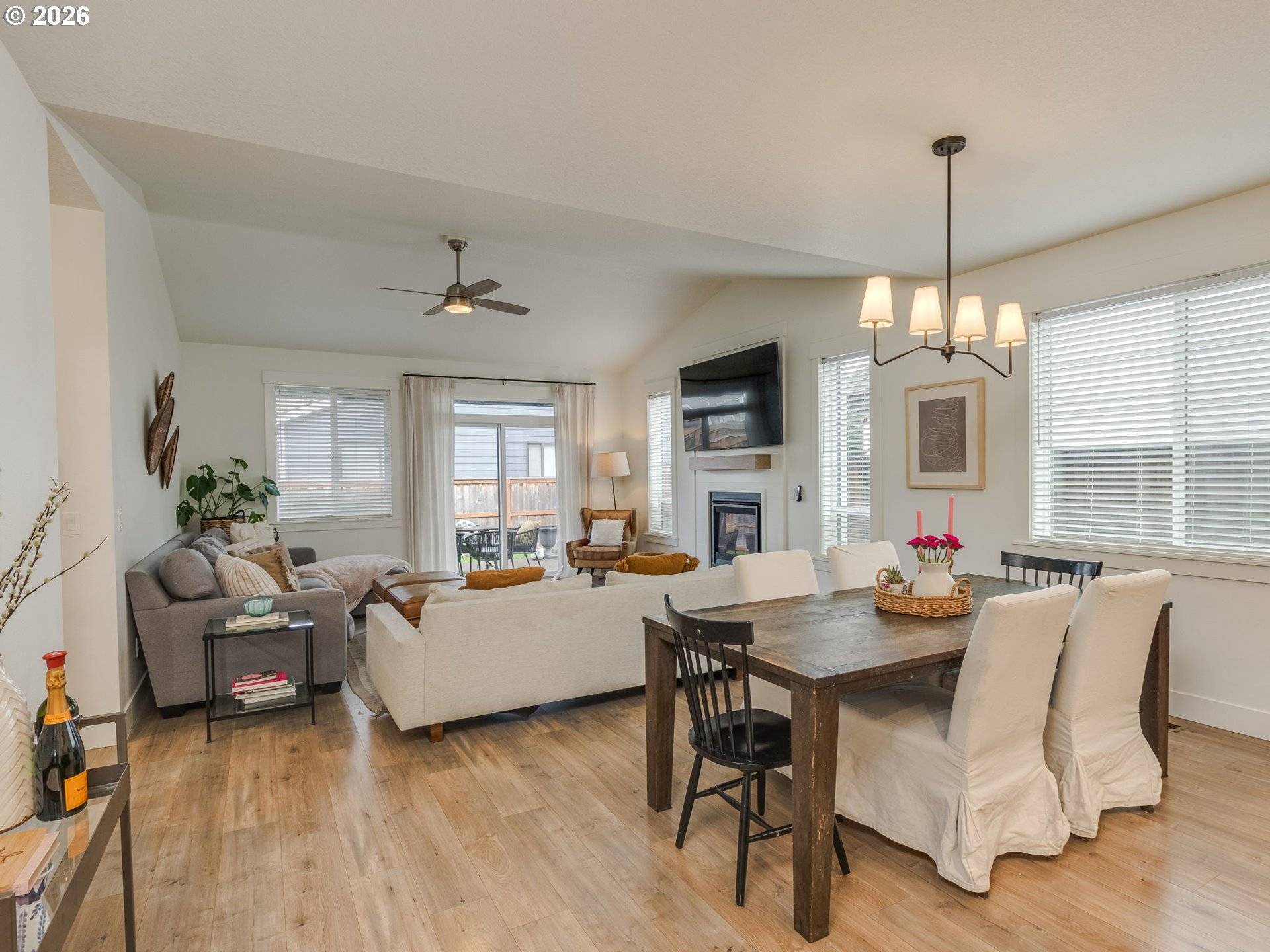 2893 4TH ST, Hubbard, OR 97032