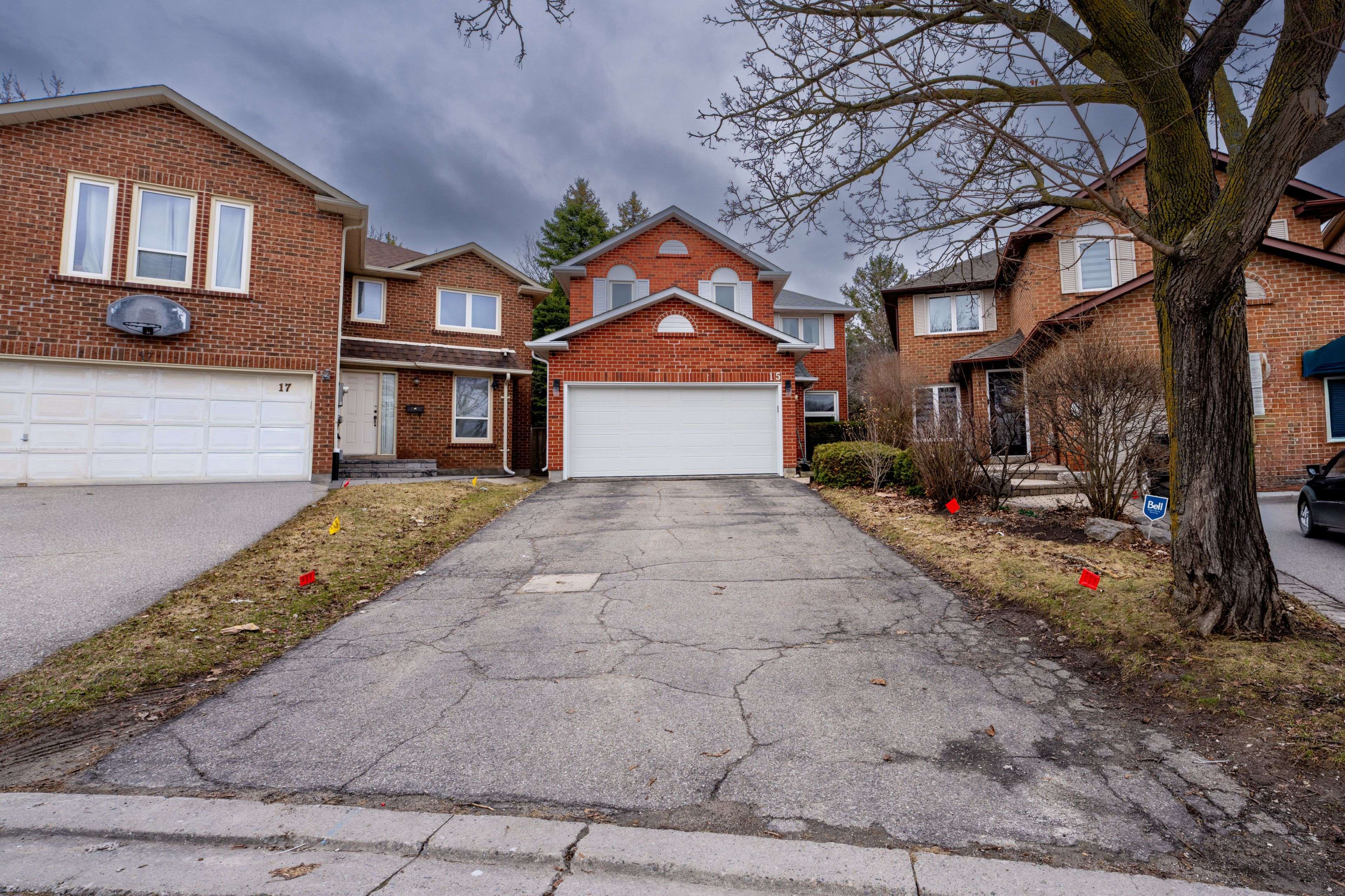 15 Kilbarry CT, Richmond Hill, ON L4C 6M8