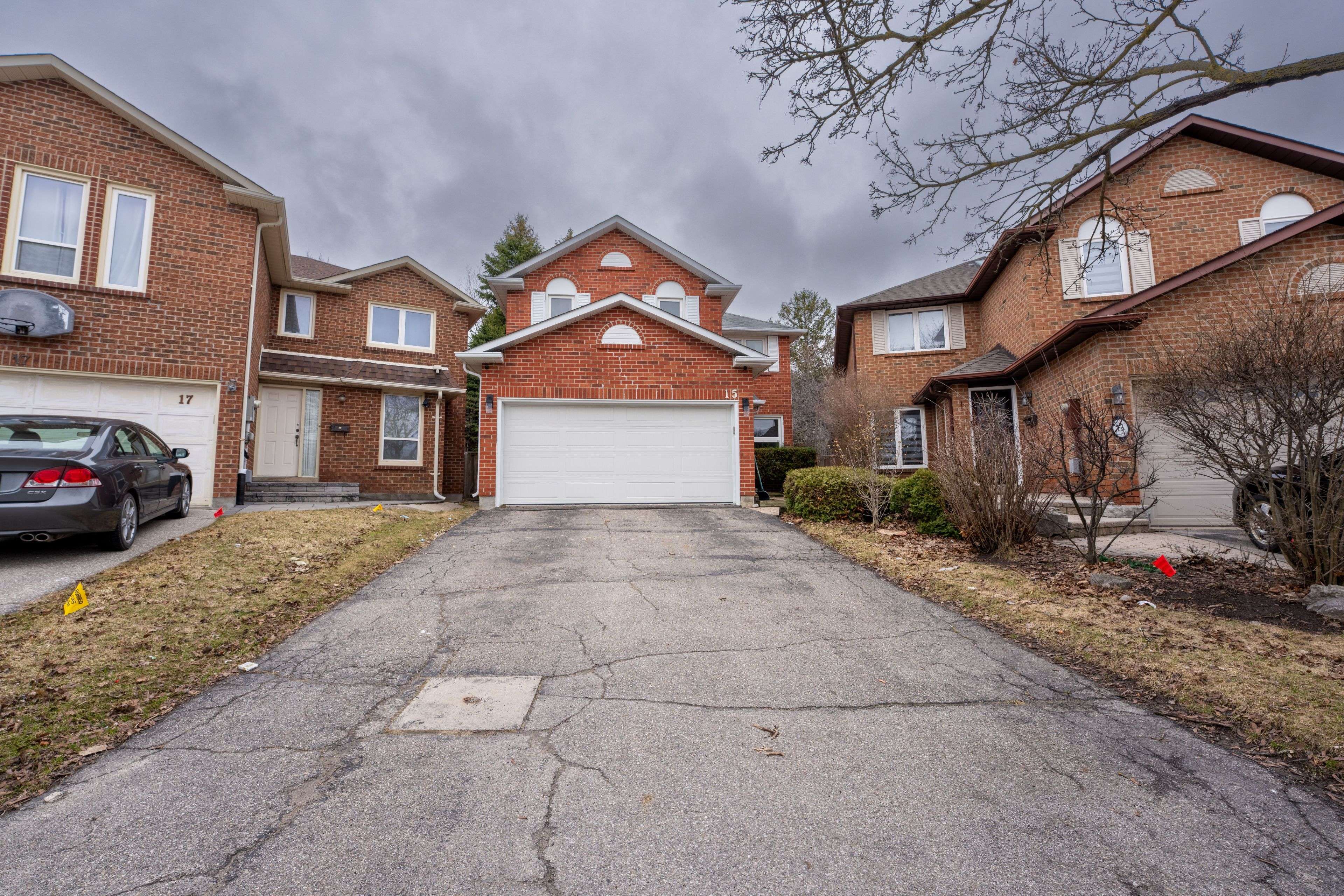15 Kilbarry CT, Richmond Hill, ON L4C 6M8