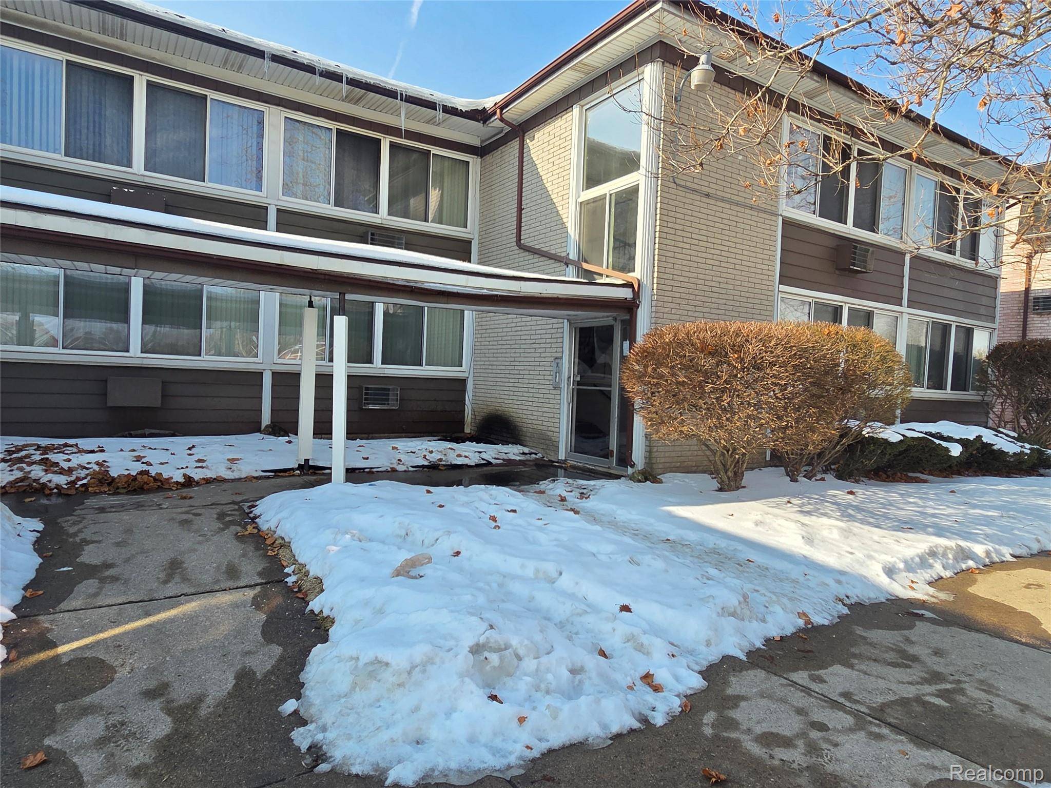 19131 Lahser RD, Detroit, MI 48219